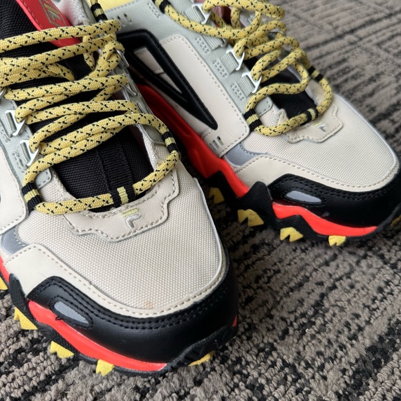 Fila Oakmont TR Trail Sneaker - Picture 8 of 11